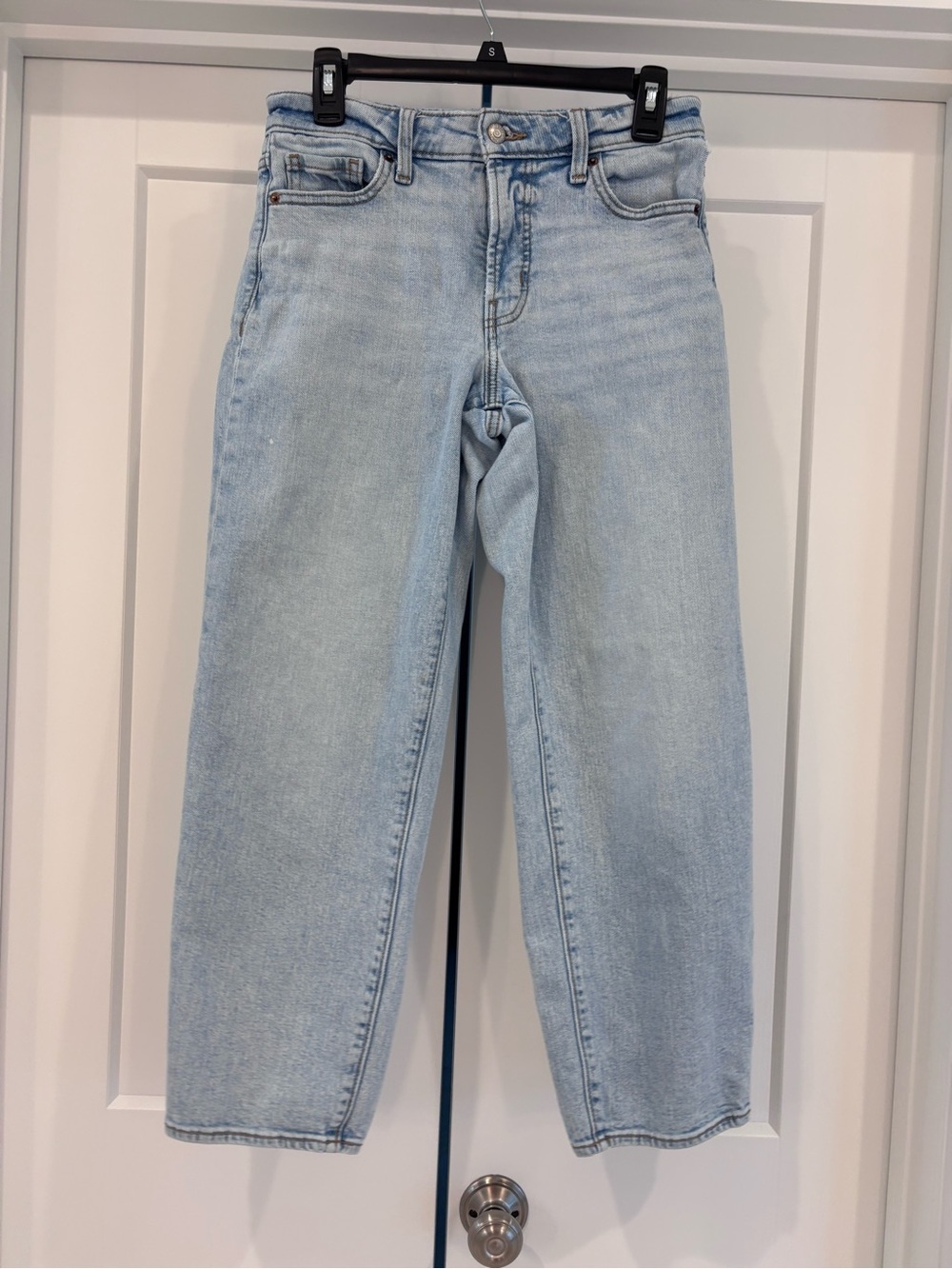 Light Wash Old Navy Women’s Straight Leg Jeans